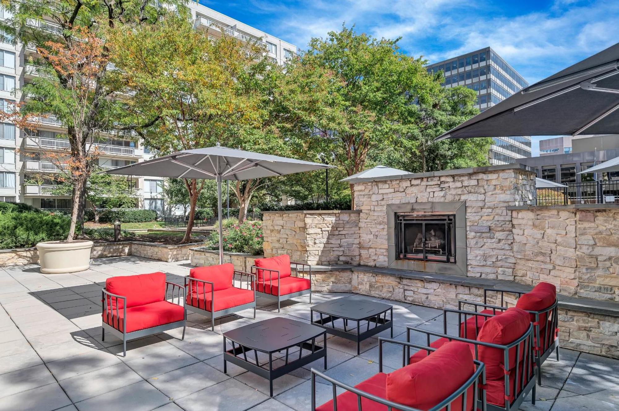 Beautiful 2Br Apartment At Crystal City With Gym Arlington Exterior photo
