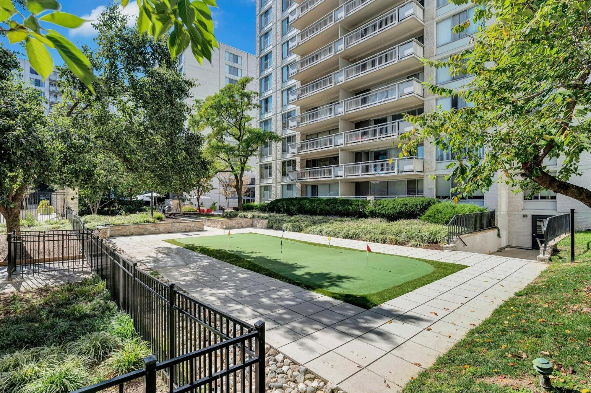 Beautiful 2Br Apartment At Crystal City With Gym Arlington Exterior photo