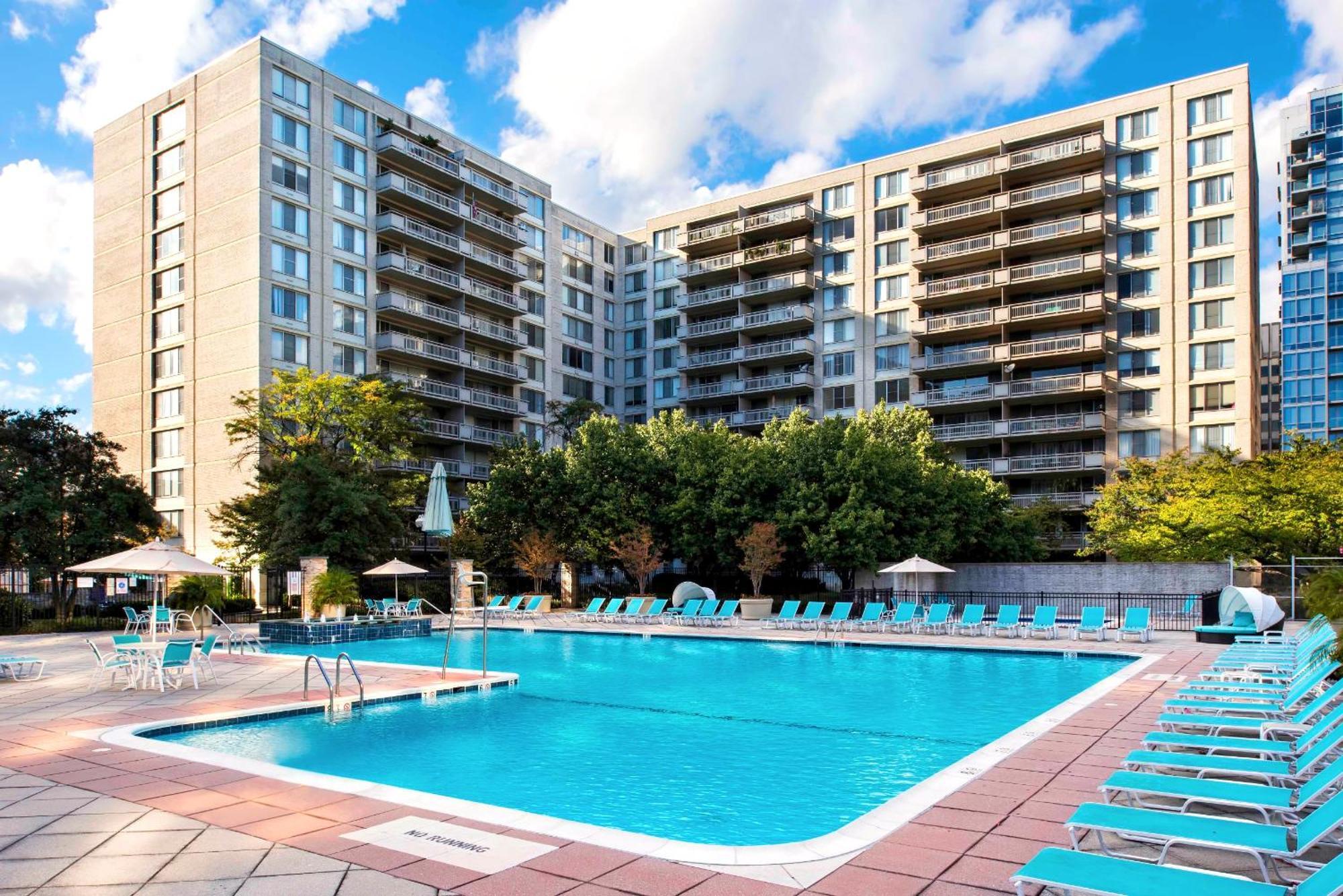 Beautiful 2Br Apartment At Crystal City With Gym Arlington Exterior photo